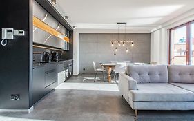 CITYSTAY Chmielna Apartments